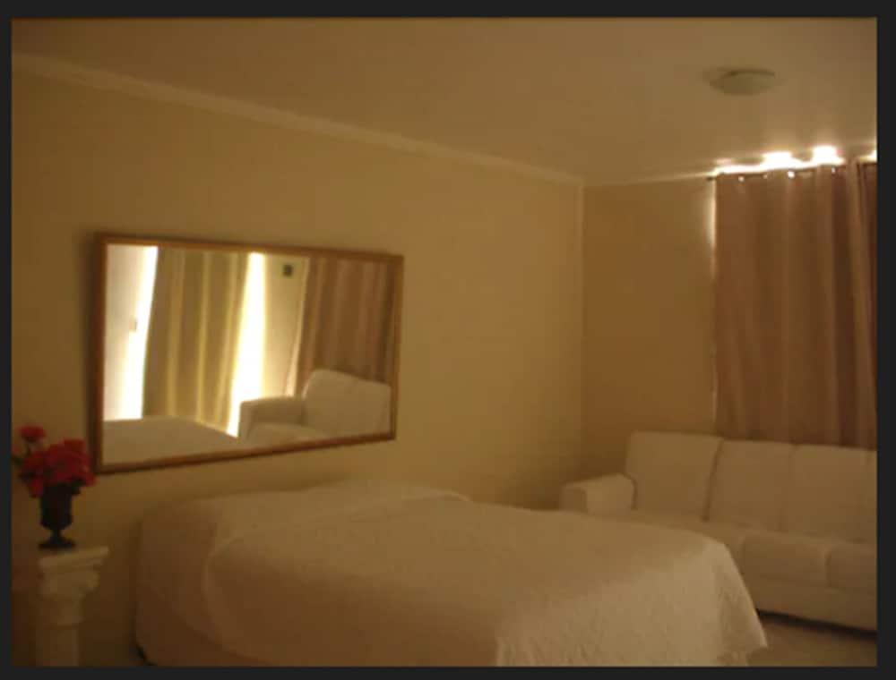 Hotel Bon Vivant